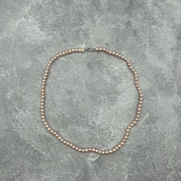 NWOT Vintage Womens Ivory Cream Natural Pearl Bead Necklace Jewelry 17 inches - Picture 3 of 9